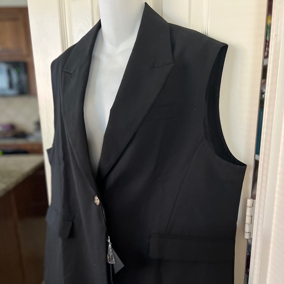 MINASELF Black Sleevless Vest Blazer - Picture 4 of 7